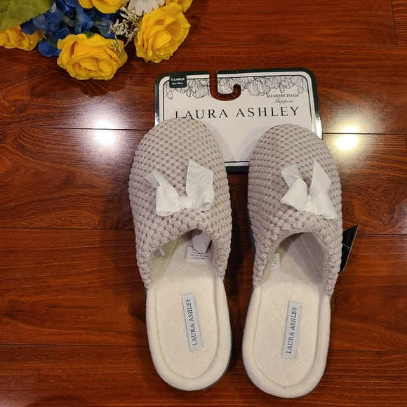 Laura Ashley Shoes - Laura Ashley Memory Foam Slippers Size XLarge  (Size 9.5 to 10.5)